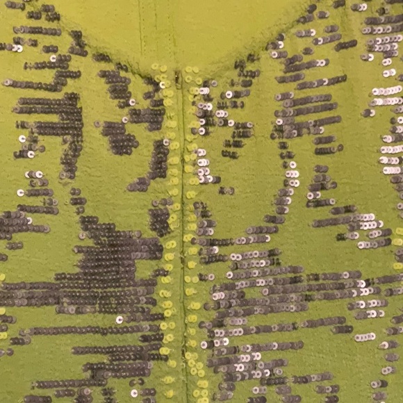 Stunning lime green summer top - Picture 6 of 7